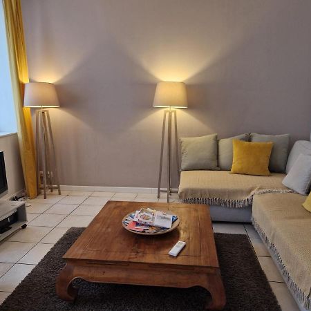 2 Pieces Dans Le Centre Avec Petite Terrasse 3*** Appartement Marseilles Buitenkant foto