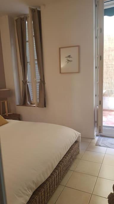 2 Pieces Dans Le Centre Avec Petite Terrasse 3*** Appartement Marseilles Buitenkant foto