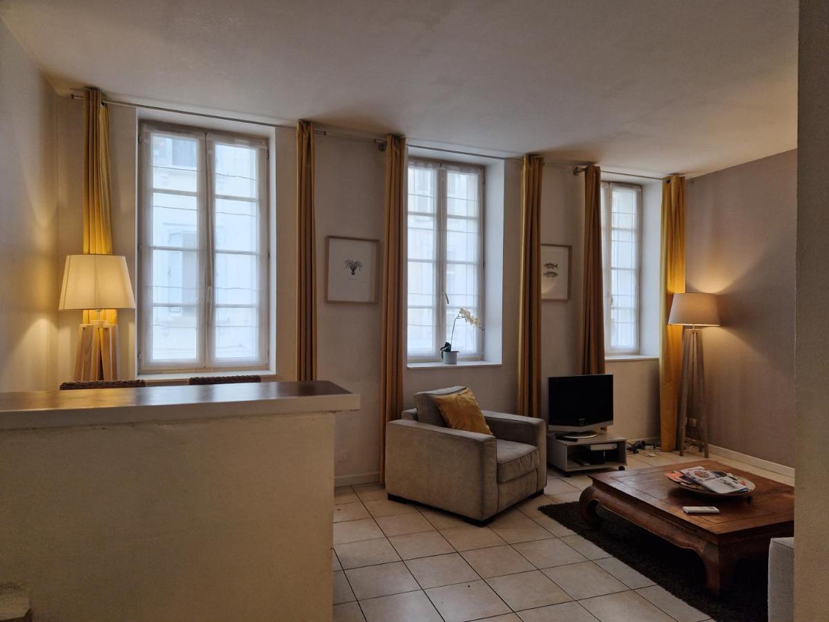 2 Pieces Dans Le Centre Avec Petite Terrasse 3*** Appartement Marseilles Buitenkant foto