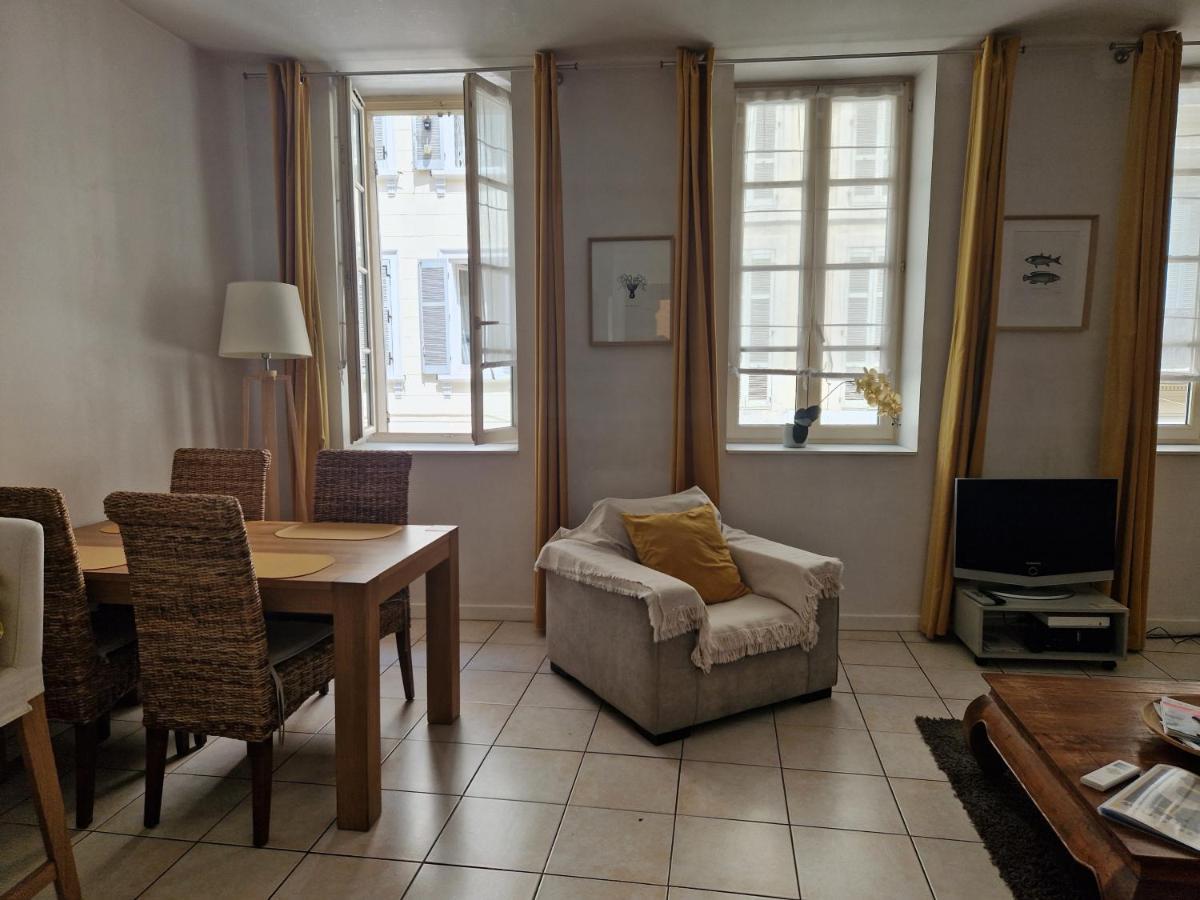 2 Pieces Dans Le Centre Avec Petite Terrasse 3*** Appartement Marseilles Buitenkant foto