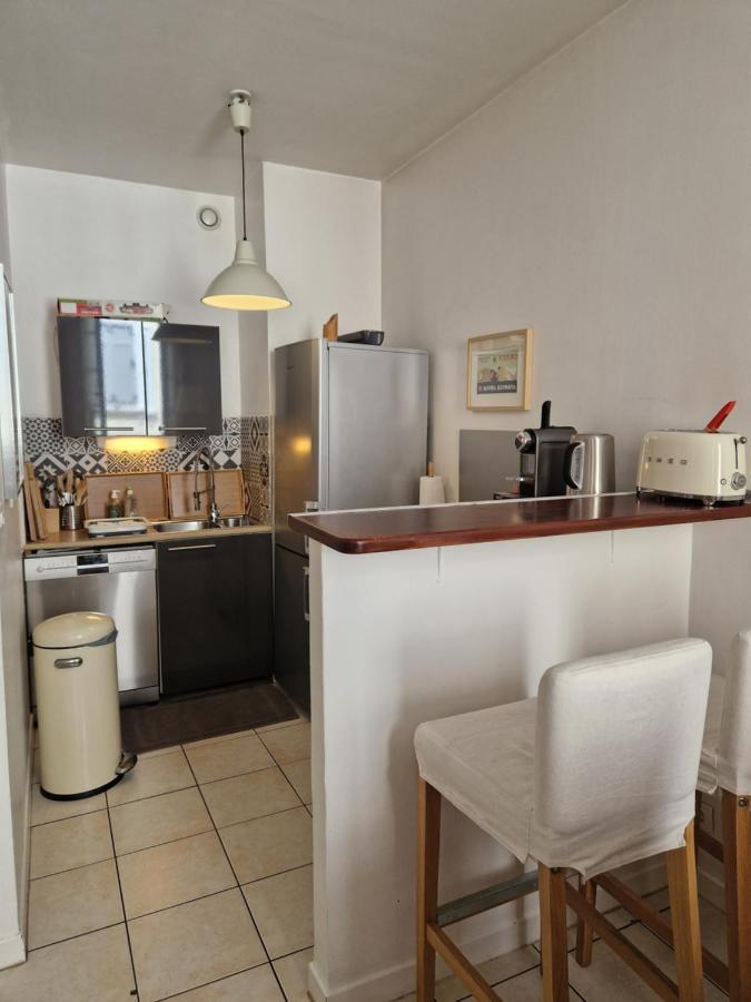 2 Pieces Dans Le Centre Avec Petite Terrasse 3*** Appartement Marseilles Buitenkant foto
